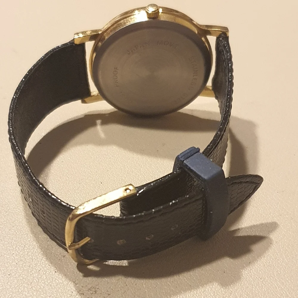 10/$20 Akzo Nobel Chemical Company Goldtone/White Leather Promo Men's Watch